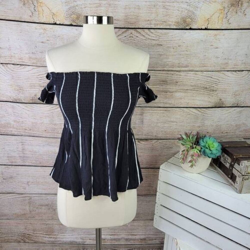 5/$25 Kendall & Kylie Smocked Off Shoulder Striped Black White Top Size Small